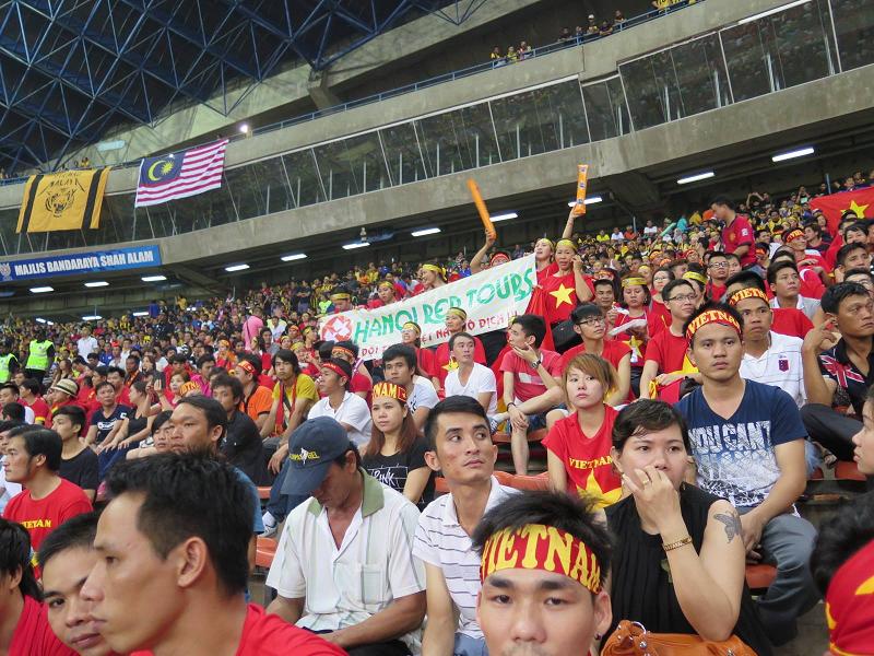 Gần 200 du khách của HanoiRedtours đến Malaysia để cổ vũ đội tuyển ViệtNam