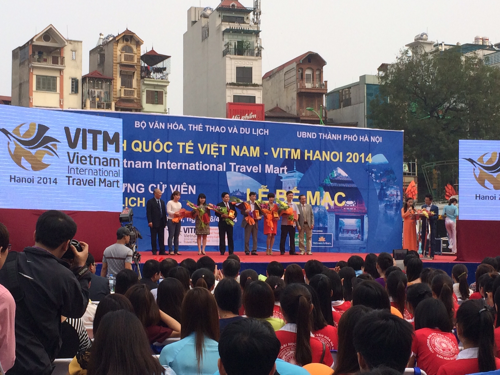 Hanoi Redtours là đơn vị bán tour kích cầu nhiều nhất tại Hội chợ VITM 2014