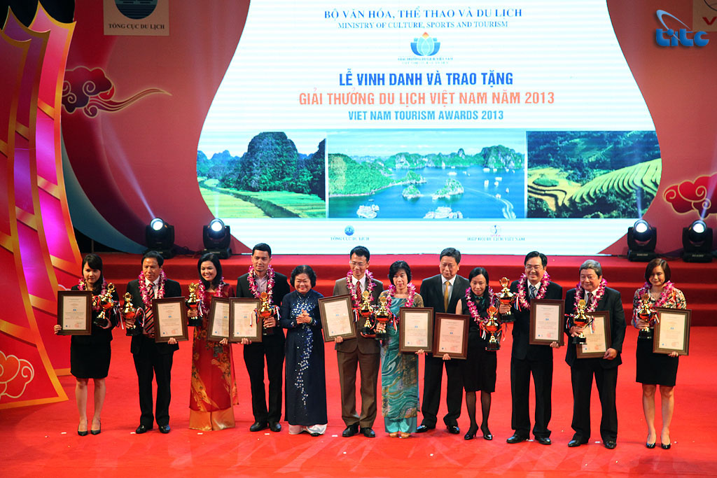 Hanoi Redtours hai năm liên tiếp giành được danh hiệu "Đơn vị Lữ hành hàng đầu Việt Nam"